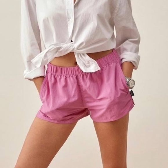 Patagonia Pants - Patagonia Barely Baggies Short Size Small